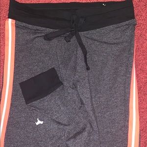 Victoria’s Secret pink leggings size M. LikeNu